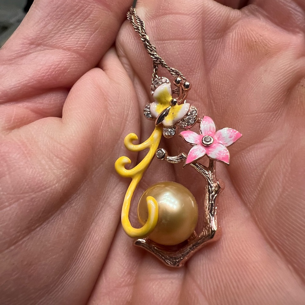 Floral Pendant Necklace with natural golden south sea Pearl Accent
